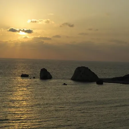 2 Bedroom Asulon With Communal Pools, Aphrodite Hills Kouklia