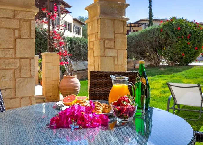 2 Bedroom Asulon With Communal Pools, Aphrodite Hills Lägenhet *