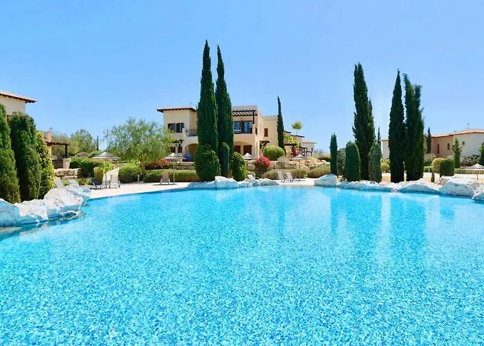 2 Bedroom Asulon With Communal Pools, Aphrodite Hills Lägenhet