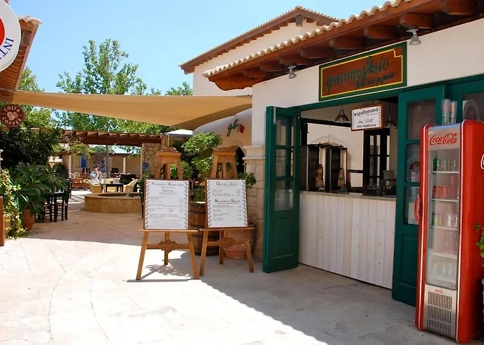 2 Bedroom Asulon With Communal Pools, Aphrodite Hills Apartment Kouklia