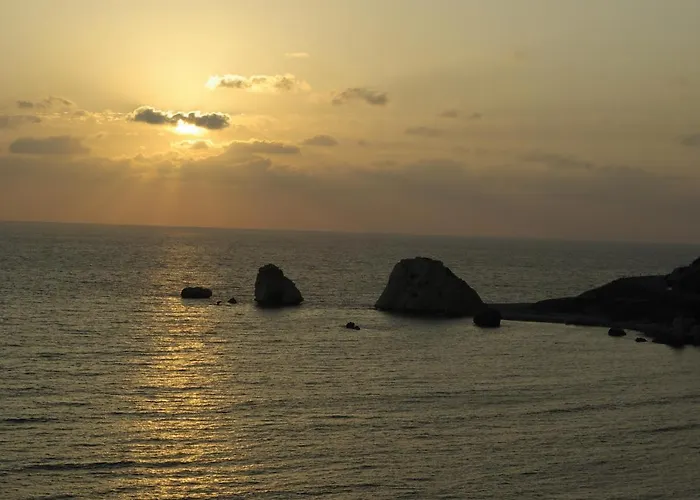 2 Bedroom Asulon With Communal Pools, Aphrodite Hills Kouklia